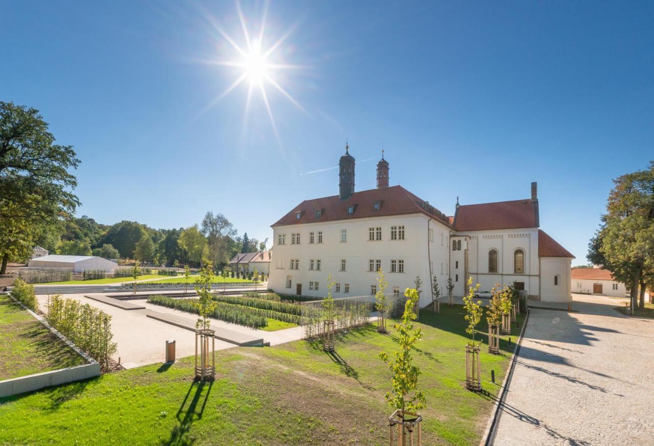 Chateau Clara Futura Dolni Brezany Buitenkant foto